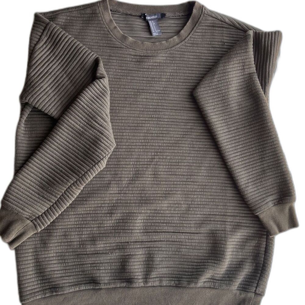 Women's Vintage Forever 21 Pull Over Sweater in Olive Green Size Small